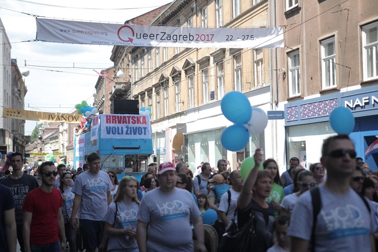 Queer Zagreb: Hod za život je predstava u kojoj sudjeluju svi koji mogu gaziti po tuđim pravima